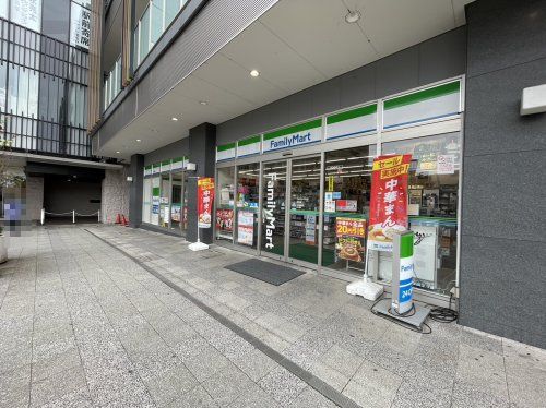  ファミリーマート 成田駅前店の画像