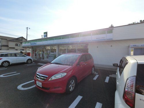  ファミリーマート成田ニュータウン中央店の画像