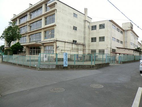 西東京市立ひばりが丘中学校の画像