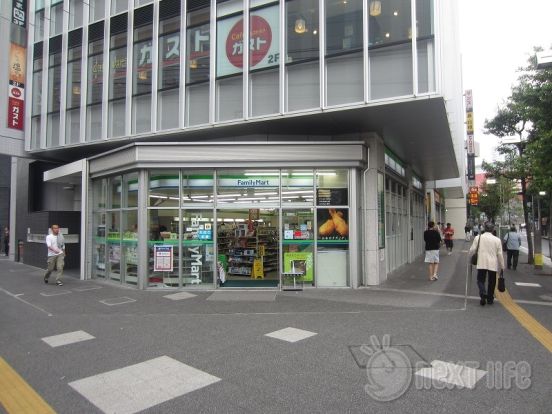 ファミリーマート京急川崎駅前店の画像