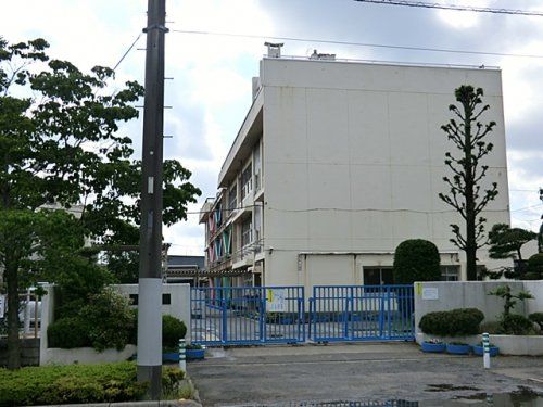 越谷市立川柳小学校の画像