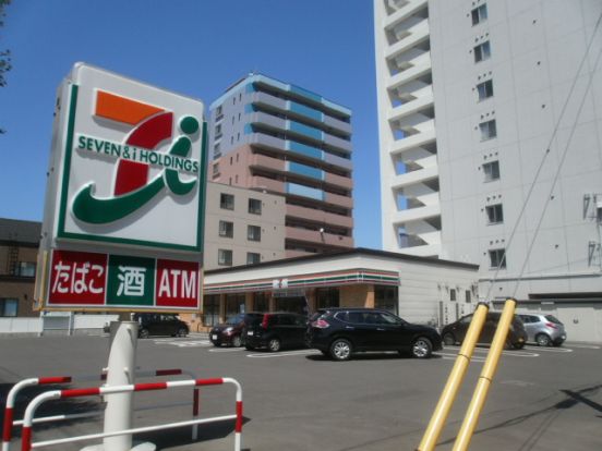 セブン−イレブン 札幌南６条西１８丁目店の画像