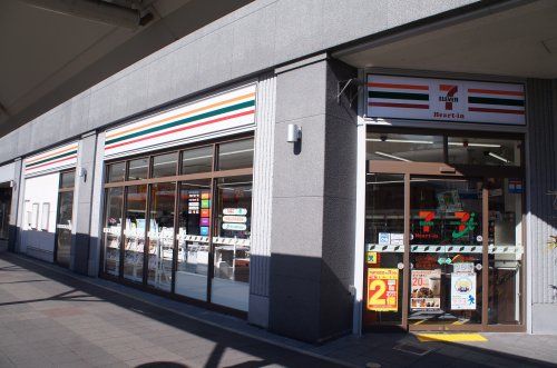 セブンイレブン三田駅前店の画像