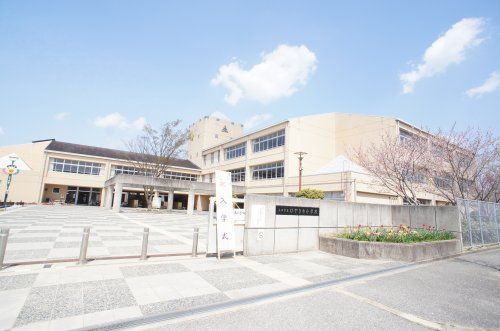 三田市立けやき台小学校の画像