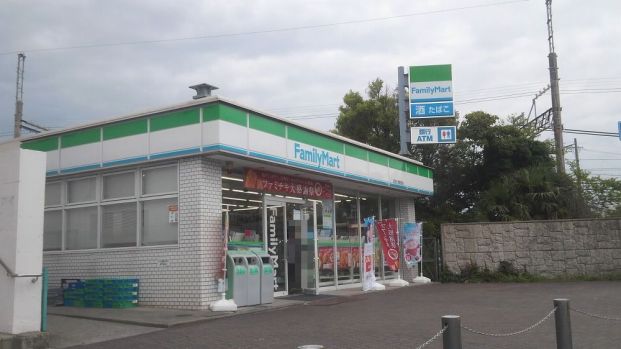 ファミリーマート 近鉄久居駅前店の画像