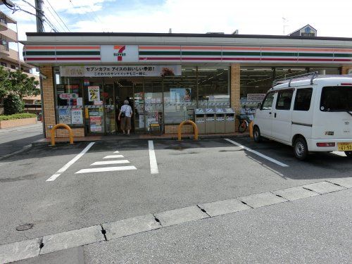 セブンイレブン京成大久保店の画像