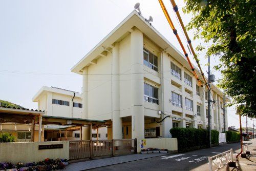 亀川小学校の画像