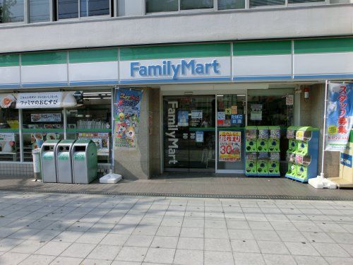 ファミリーマート　桃谷駅西店の画像