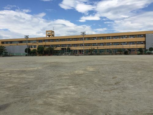 甲斐市立敷島南小学校の画像