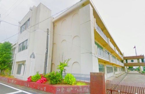  新居小学校の画像