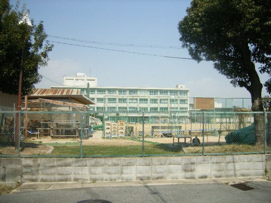 市立学文中学校の画像