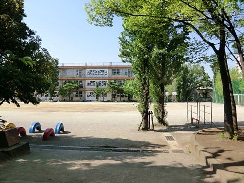 草加市立草加小学校の画像