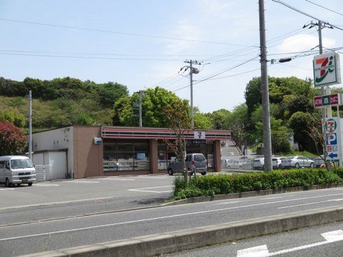 セブンイレブン横浜明治学院大学正門前店の画像