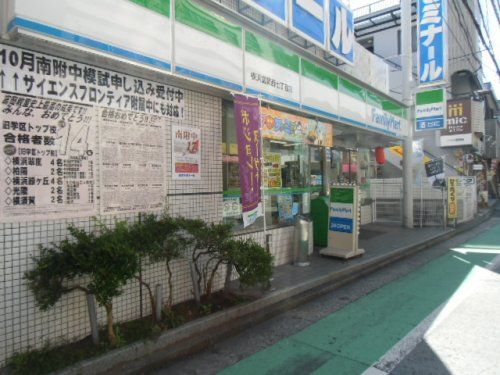 ファミリーマート 横浜富岡西七丁目店の画像