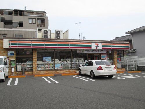 セブンイレブン横浜戸塚吉田町店の画像