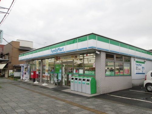 ファミリーマート・栄スポーツセンター店の画像