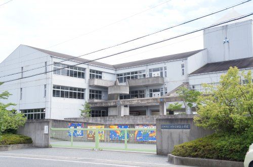 三田市立つつじが丘小学校の画像