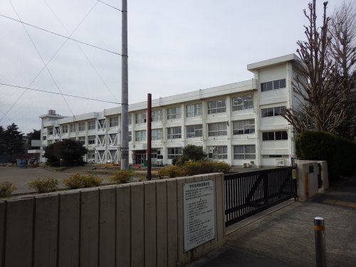 不入斗中学校の画像