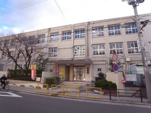 成育小学校の画像