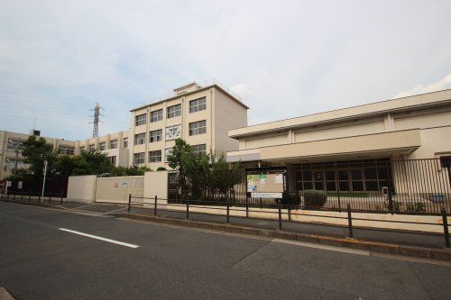 鶴見小学校の画像