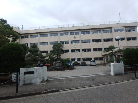 新潟市立青山小学校の画像