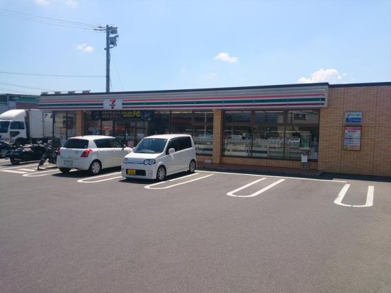 セブンイレブン 福山加茂店の画像