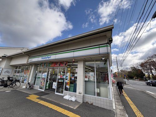 ファミリーマート 大枝東長町店の画像