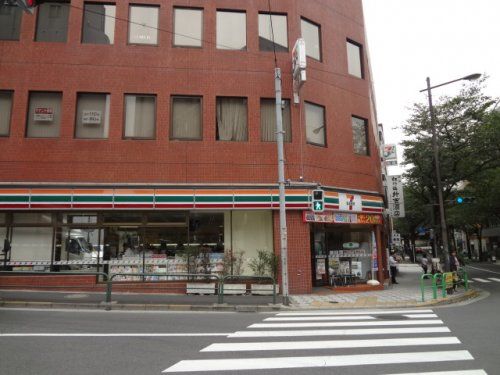 セブン-イレブン 九段南大妻通り店の画像