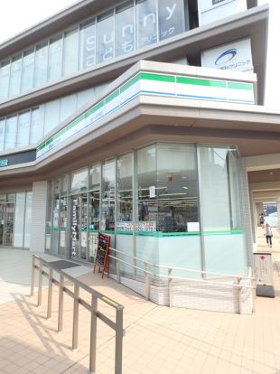 ファミリーマート　梶が谷駅南店の画像