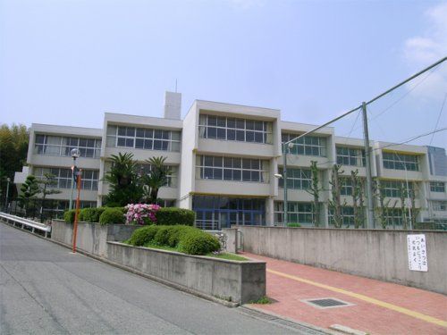 豊中市立新田小学校の画像