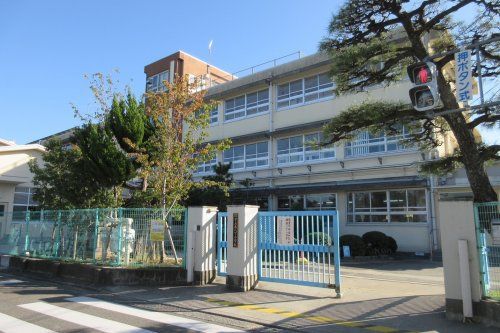 南八下小学校の画像