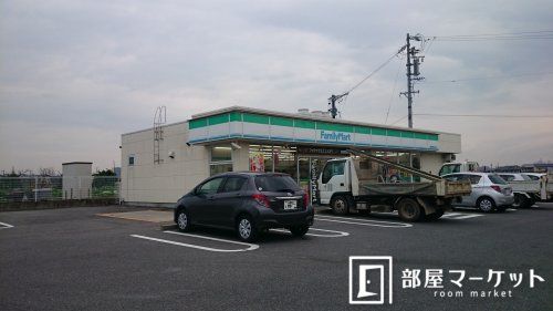 ファミリーマート 豊田鴛鴨長根店の画像