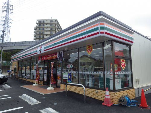 セブンイレブン横須賀佐原店の画像
