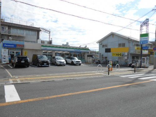 ファミリーマート 千代田駅前店の画像