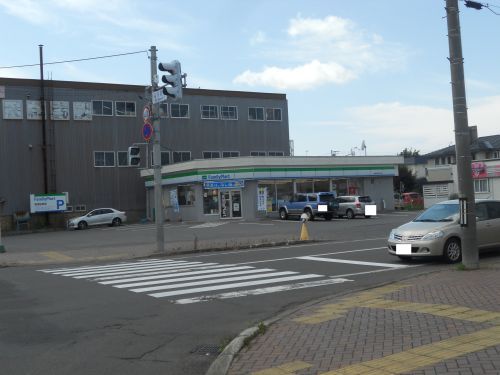 ファミリーマート 岩見沢東2丁目店 の画像