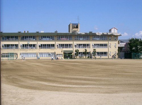 河内長野市立長野小学校の画像