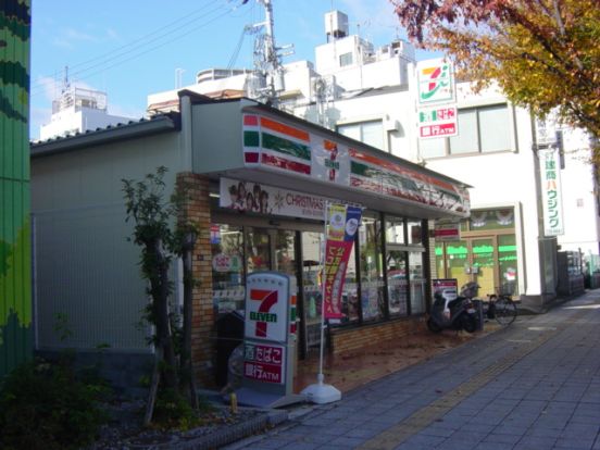 セブンイレブン高槻上田辺町店の画像