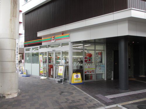 セブンイレブンハートインビエラ高槻店の画像