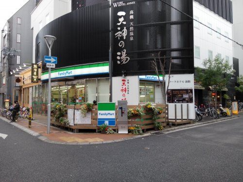 ファミリーマート高槻センター街店の画像