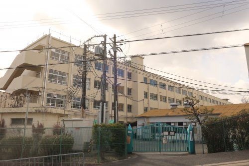 高槻市立日吉台小学校の画像