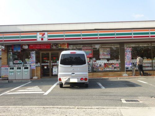 セブンーイレブン宝塚鹿塩１丁目店の画像