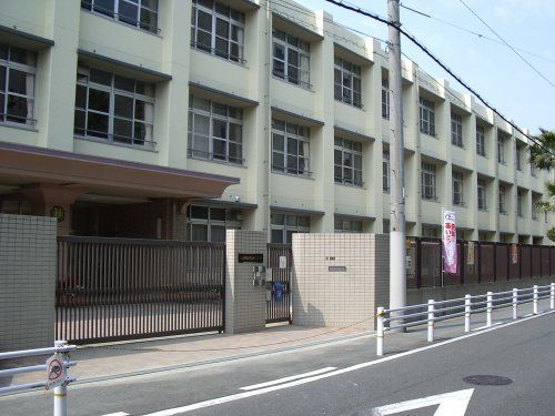 すみれ小学校の画像