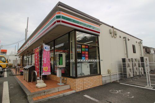 セブンイレブン横須賀山科台店の画像