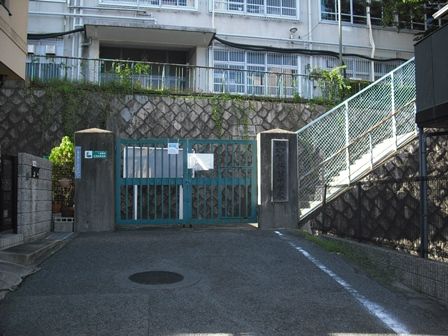 神戸市立筒井台中学校の画像