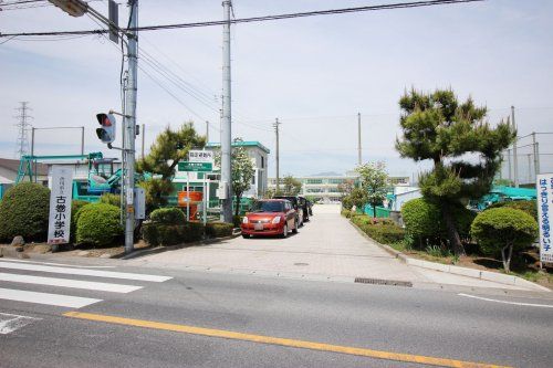 渋川市立古巻小学校の画像