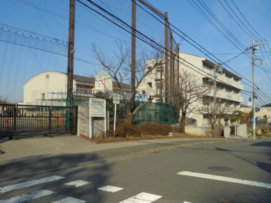 南山田小学校の画像