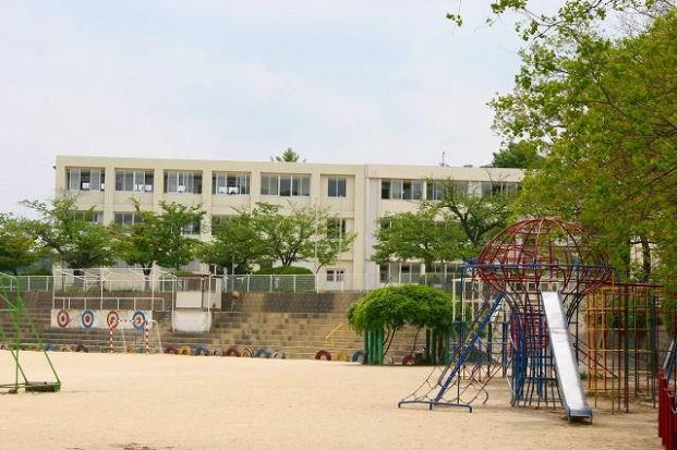 生駒市立生駒小学校の画像