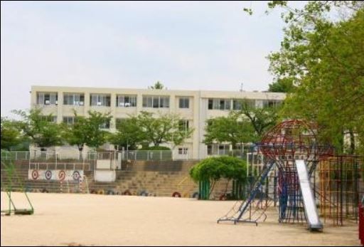生駒市立 生駒小学校の画像