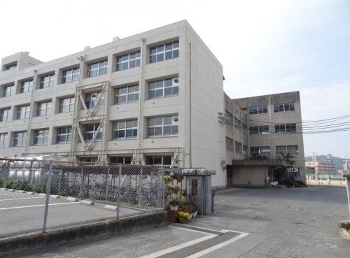 東広島市立 西条中学校の画像