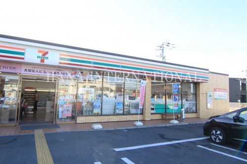 セブン−イレブン草加谷塚バイパス店の画像